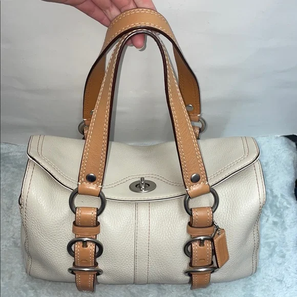 Coach ‘Chelsea’ Turnlock Shoulder Bag - Picture 1 of 17